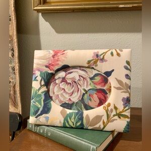 Anthropologie Style Floral Fabric 10” x 7.34” Frame w 6.5” x 4.5” oval opening